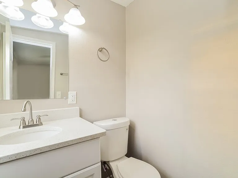 1198 Maxey Dr — Photo 10