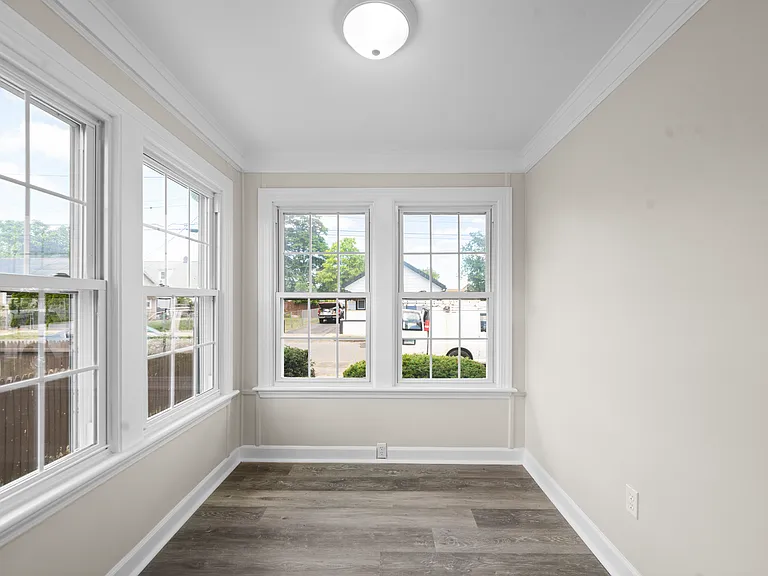 70 Lambert St — Photo 17