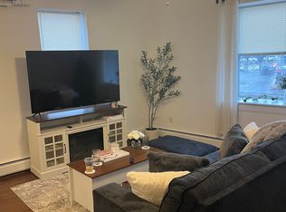 980 River Rd APT 4, Edgewater, NJ 07020