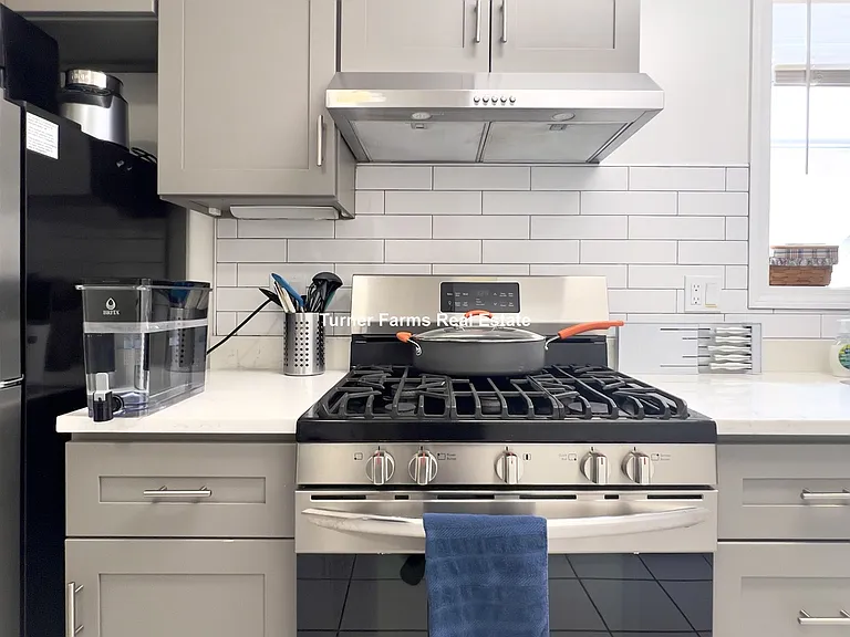 29 Lambert St #1L — Photo 9
