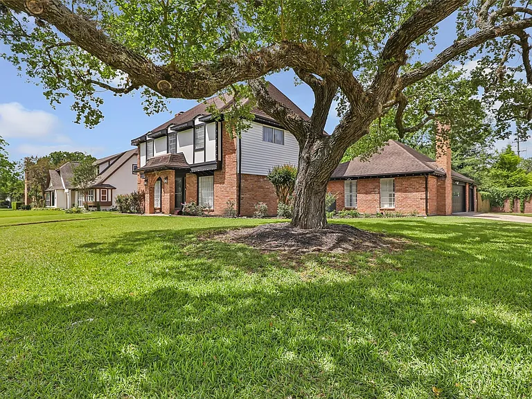 3602 Ridgeview Dr — Photo 3