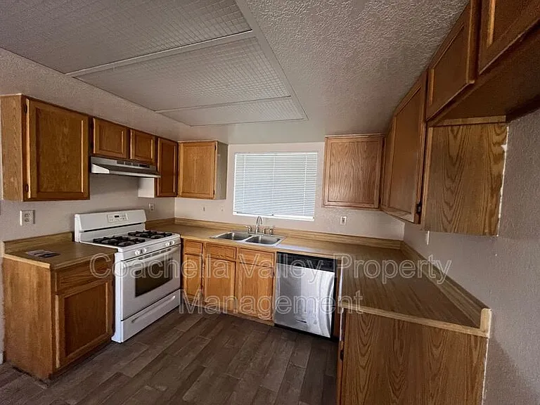 32934 Rancho Vista Dr #4 — Photo 7