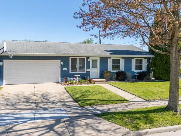 442 Patrick St, Combined Locks, WI 54113