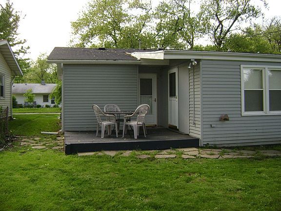 2nd image of 812 Mayflower Ave