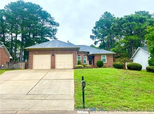 5570 Lockridge Rd, Fayetteville, NC 28311