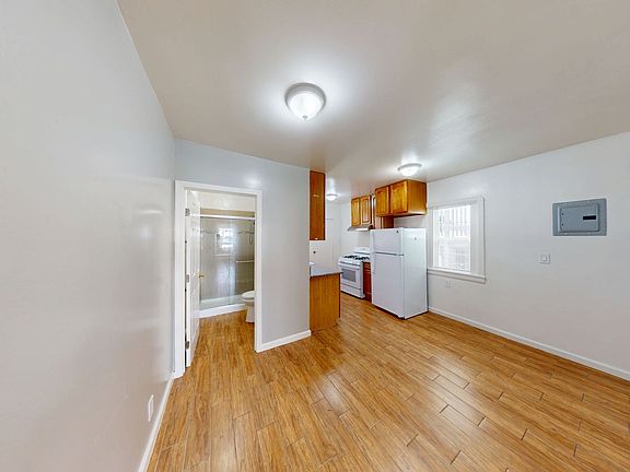 4th image of 6405 Bancroft Ave #6405