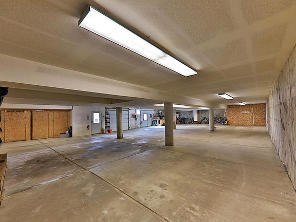 4th image of 186 Hi Country Dr #202