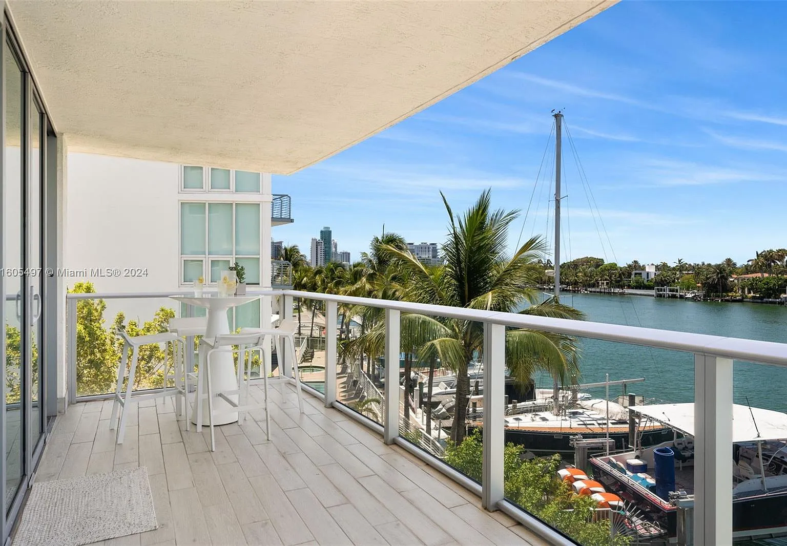 Amd Pl Of 2nd Ocean Front — Photo 2