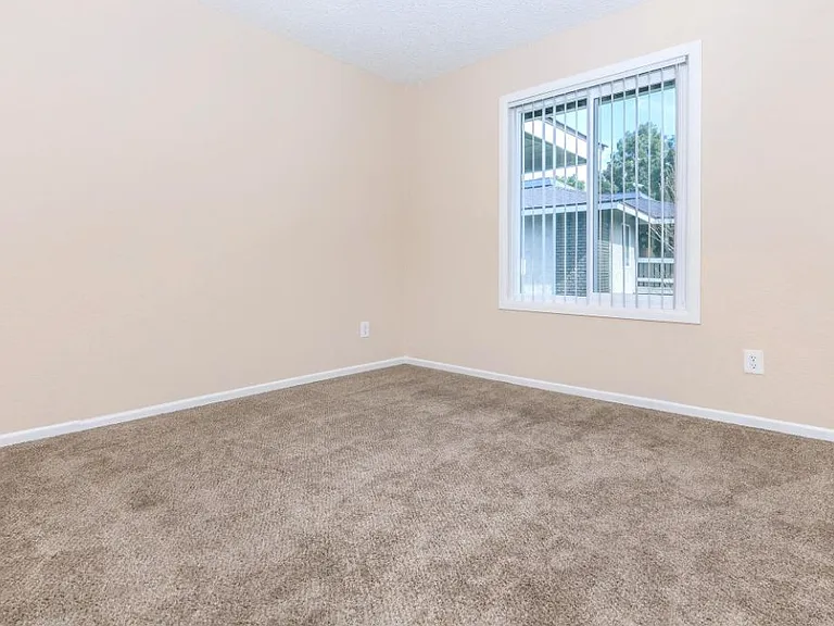 The Newport Apartments — Photo 46