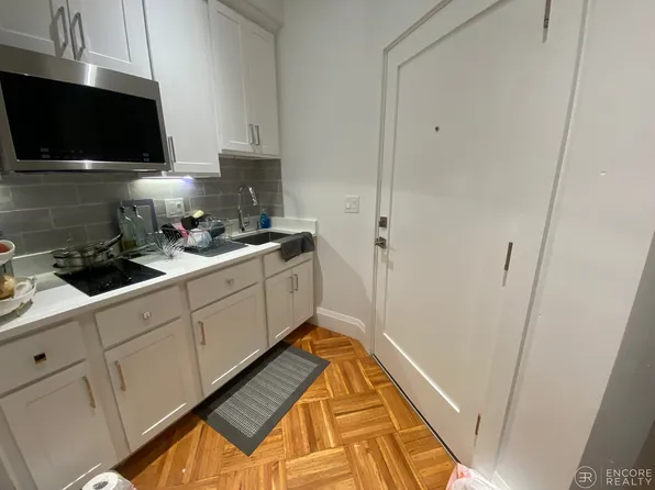 21 Regent Cir #1, Brookline, MA 02445
