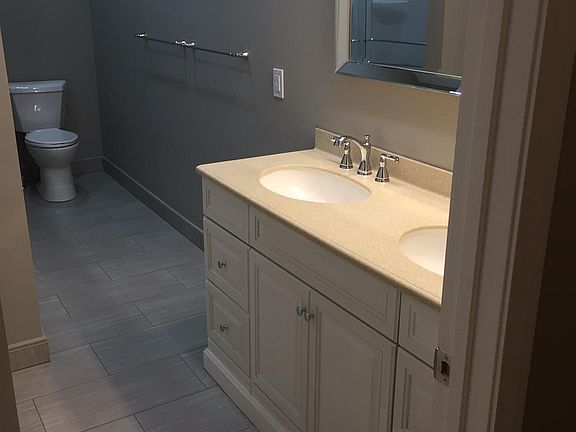 4th image of 108 W Ashland Ave APT 3