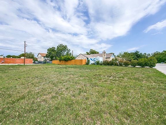 3rd image of 291 W Mariposa Dr
