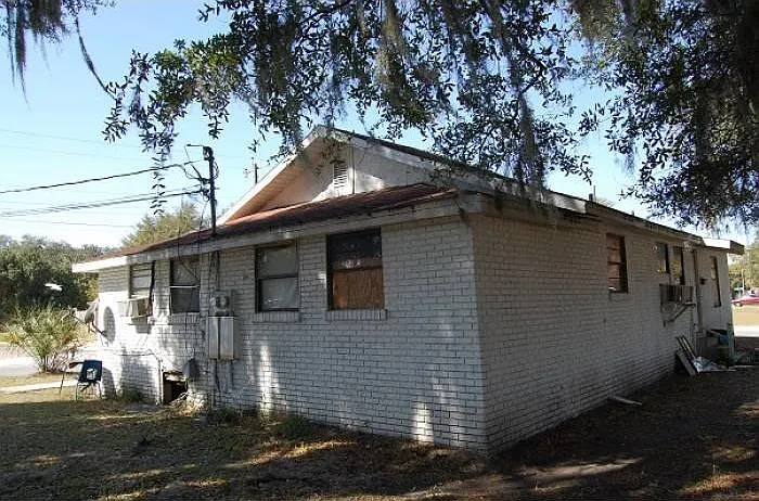 2 bed, $900 — Photo 2