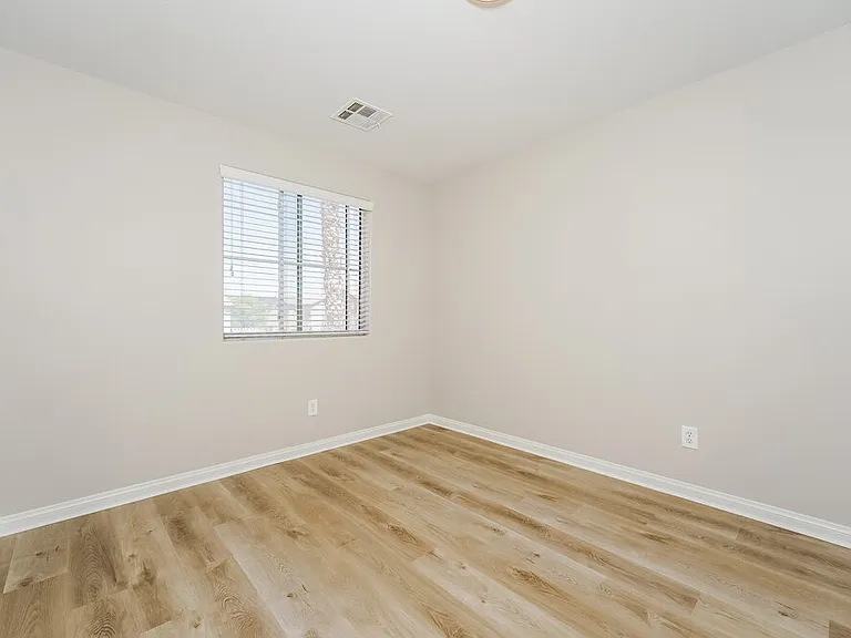 6352 Glenolden St — Photo 15