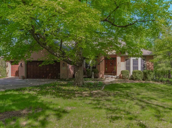 21221 Hidden Valley Loop, Lexington, IL 61753