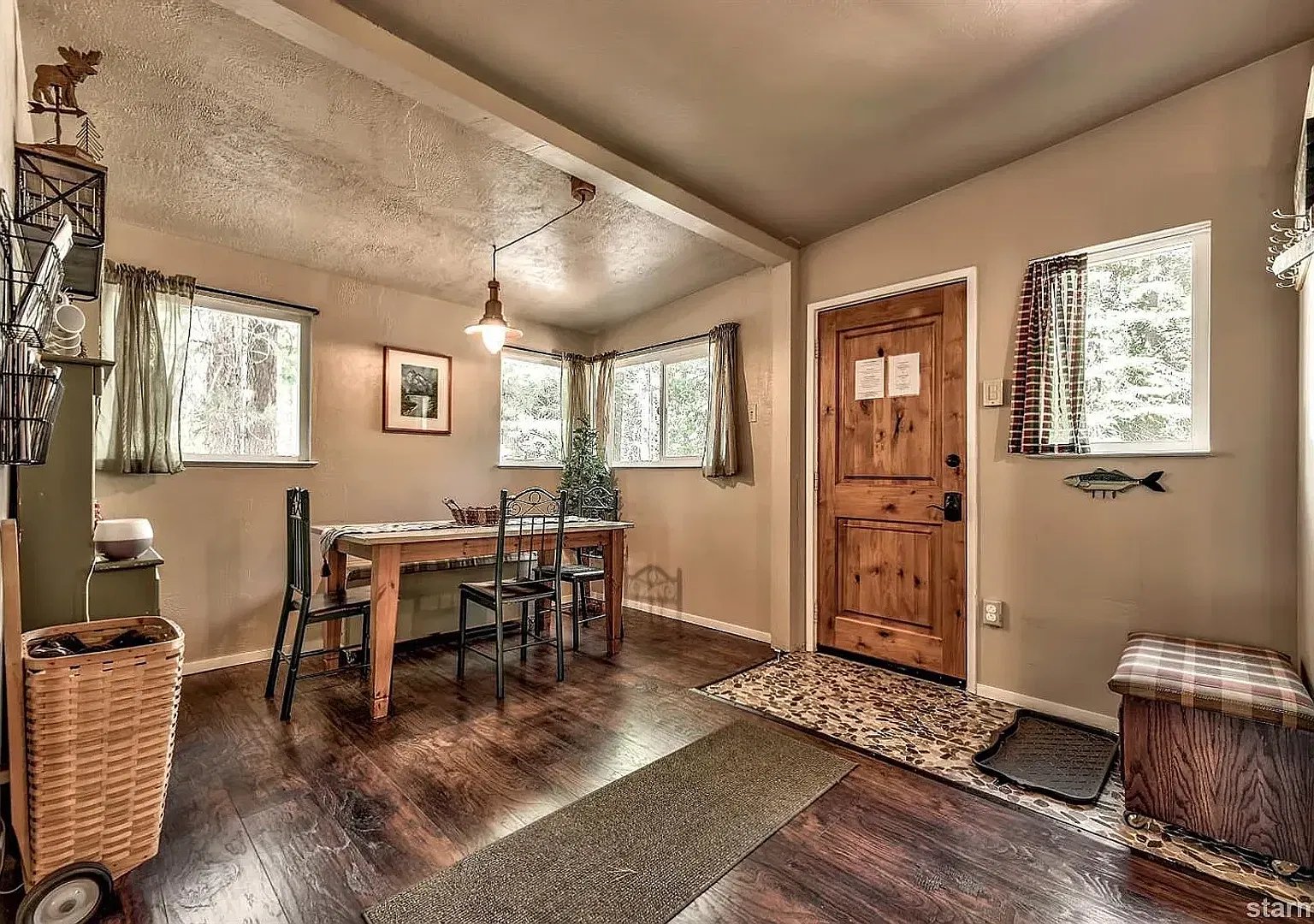 Super cute Pine Tree Lodge available for a seasonal lease (3-6 months) starting 11/1/2026! Call t... — Photo 3