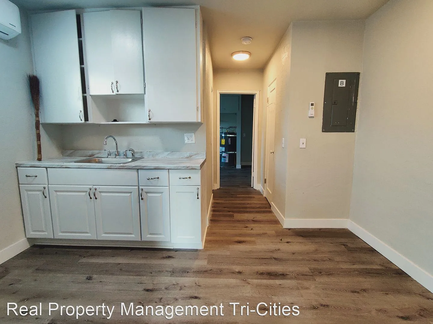 1307 W Shoshone St Unit B photo 1