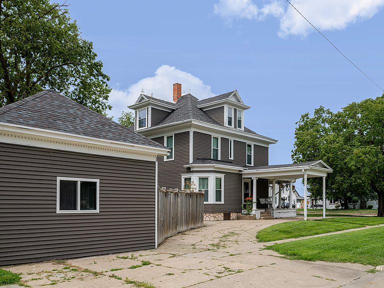 Listing photo 4