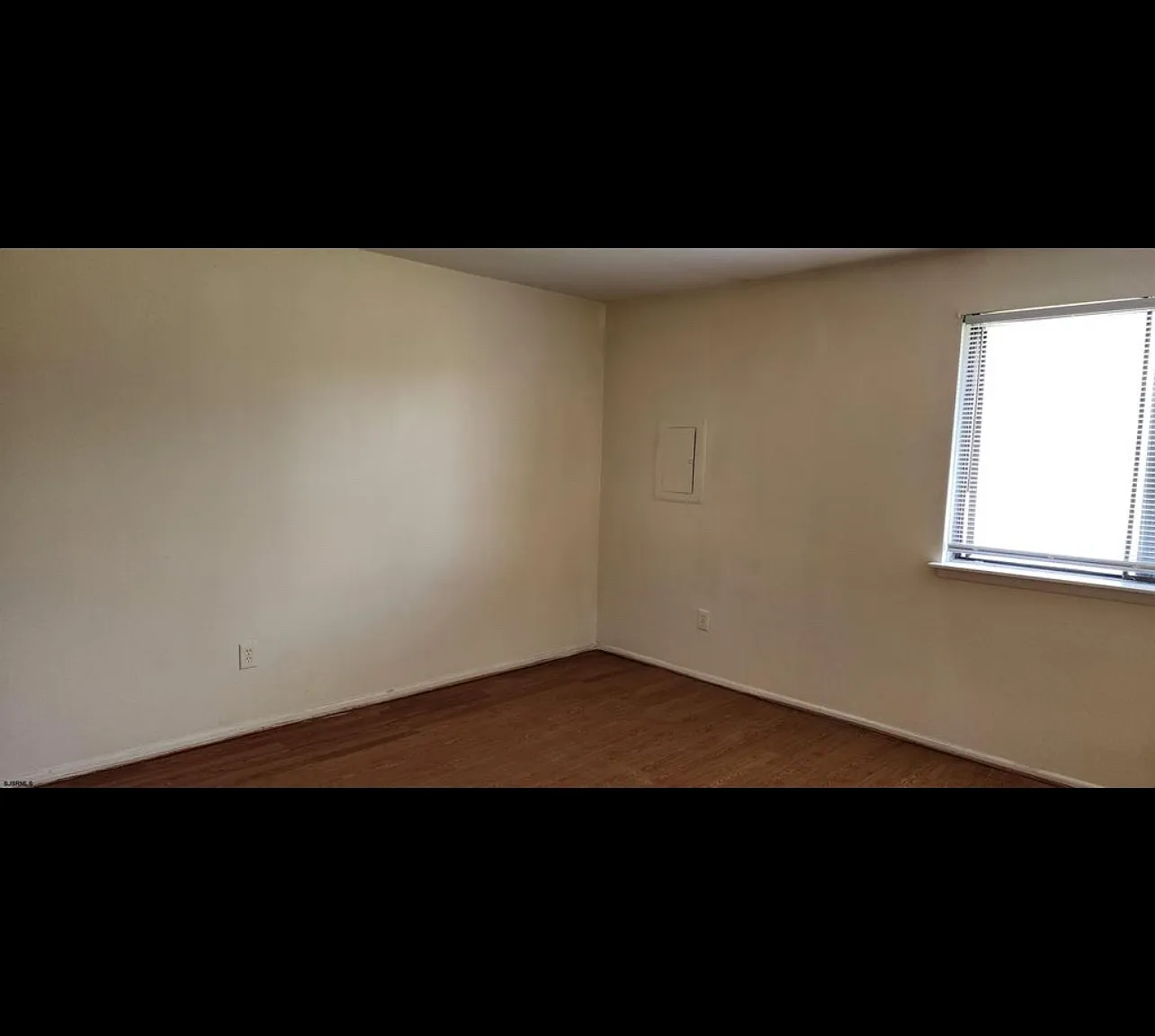 2 bed, 956 sqft, $1,900 — Photo 1