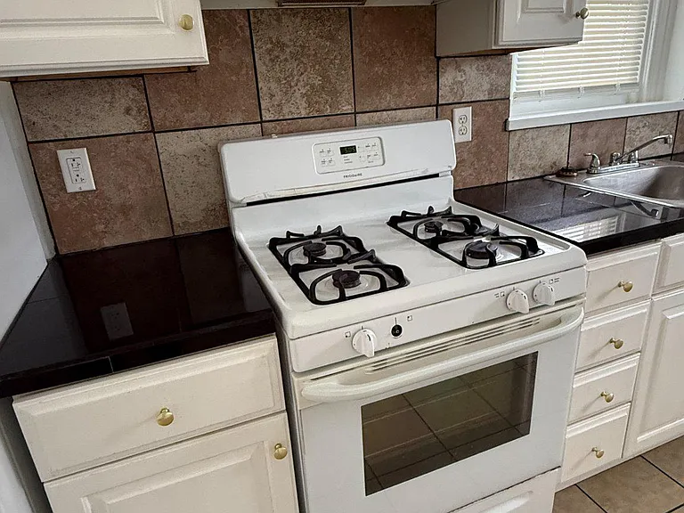 724 Parry Ave #B — Photo 31