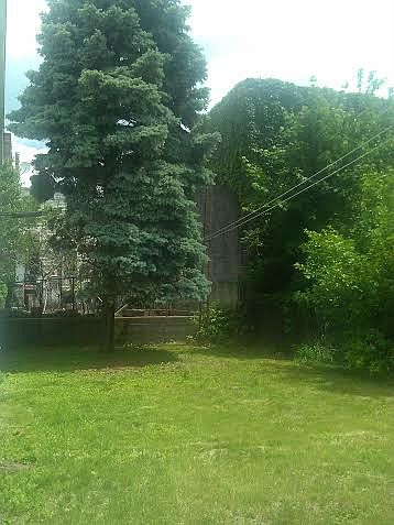 2nd image of 243 27th St