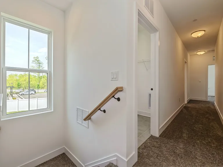 2107 Donatello Dr — Photo 27