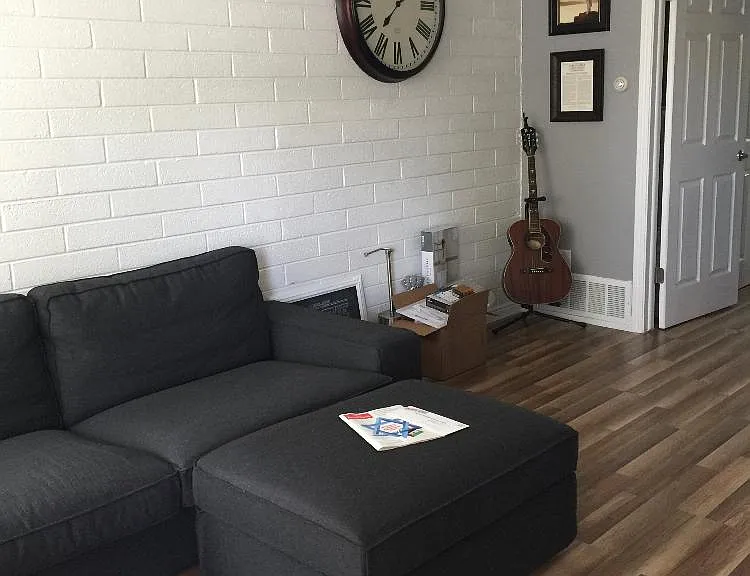 428 E 5th Ave #6 — Photo 3