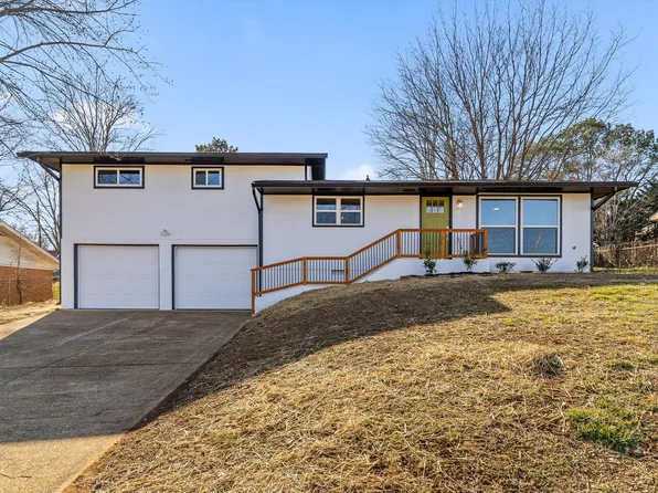 1636 Green Hill Dr, Hixson, TN 37343