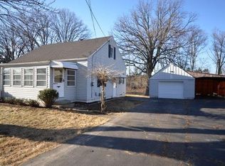 2721 Farmdale Rd, Akron, OH 44312