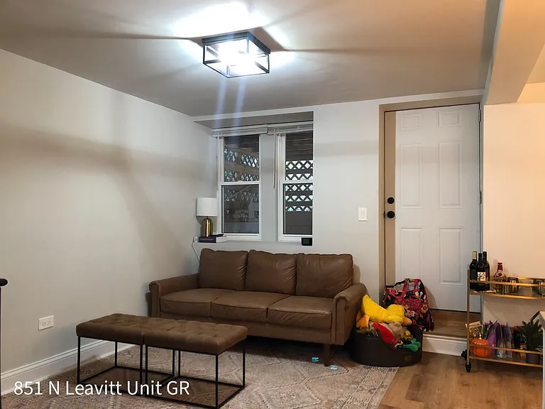 851 N. Leavitt St. — Photo 6