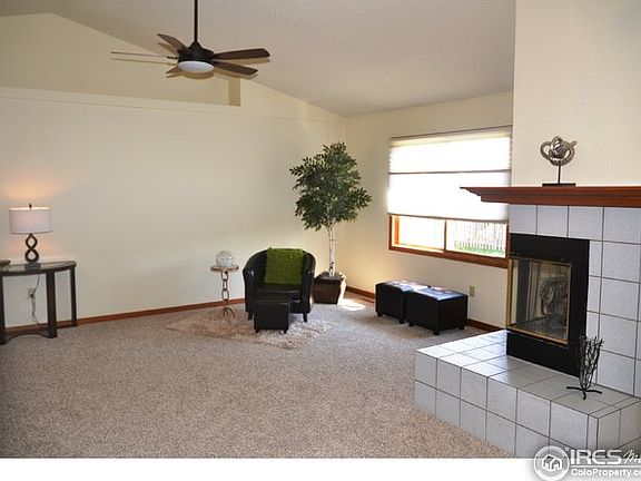 Living Room/Fireplace, Architectural Ledge