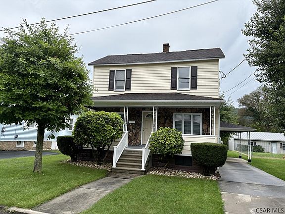 2nd image of 215 22nd St