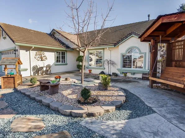 1253 River Bluff Dr, Oakdale, CA 95361