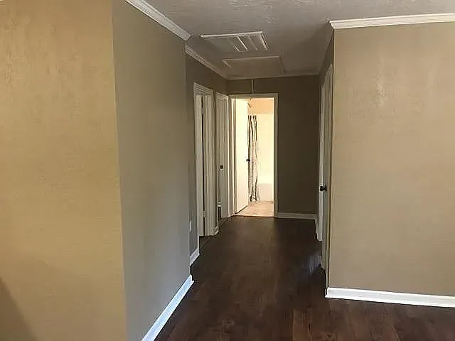 3 bed, 1100 sqft, $1,050 — Photo 4