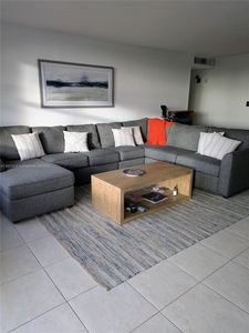 10101 E Bay Harbor Dr APT 402, Bay Harbor Islands, FL, 33154