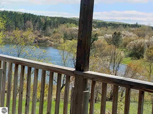 6485 Stewart Ln, Mancelona, MI 49659