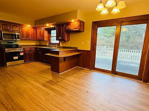 4th image of 111 Park Ave