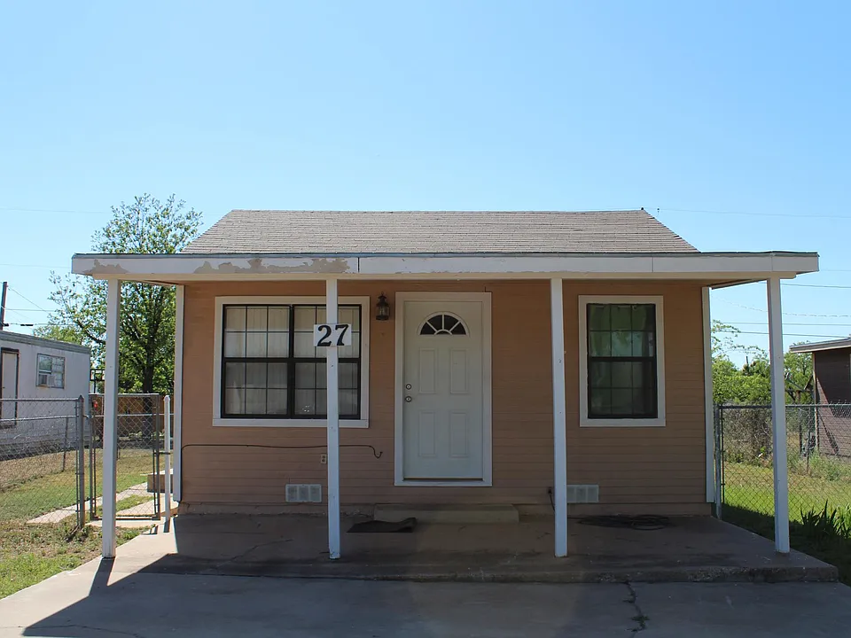 27 Nelson Ave