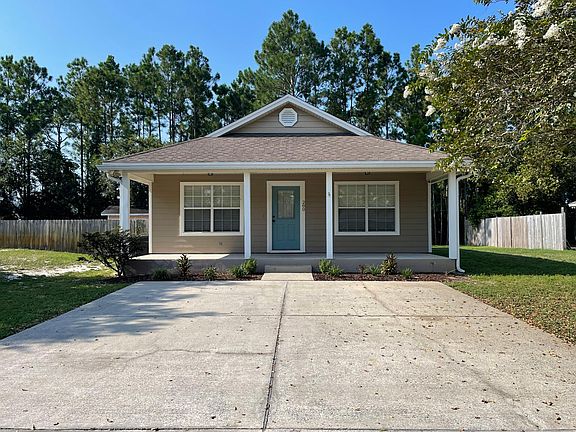 Florida Cottage Style house with Off Street Parking