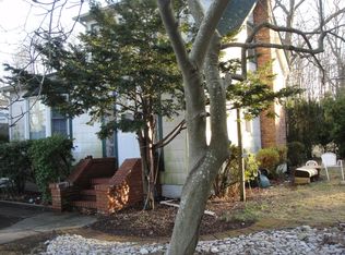 22 Northport Rd, Sound Beach, NY 11789