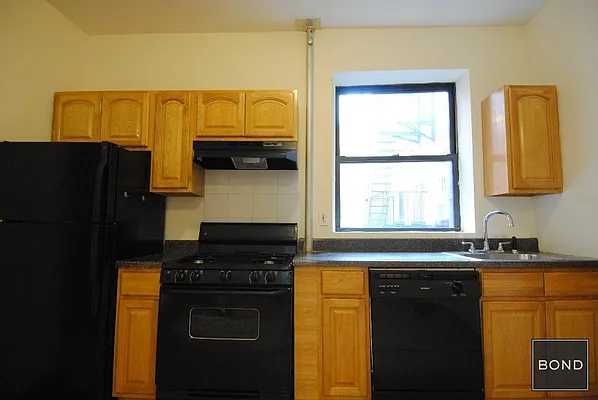 Rented by Bond New York | media 30