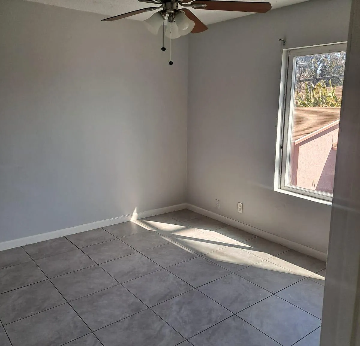 1765 Cedar Ave — Photo 4