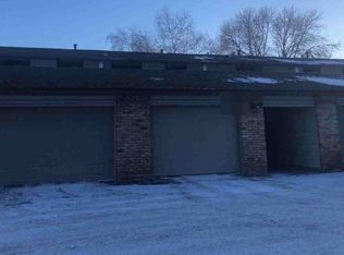 13636 Heather Hills Dr, Burnsville, MN 55337