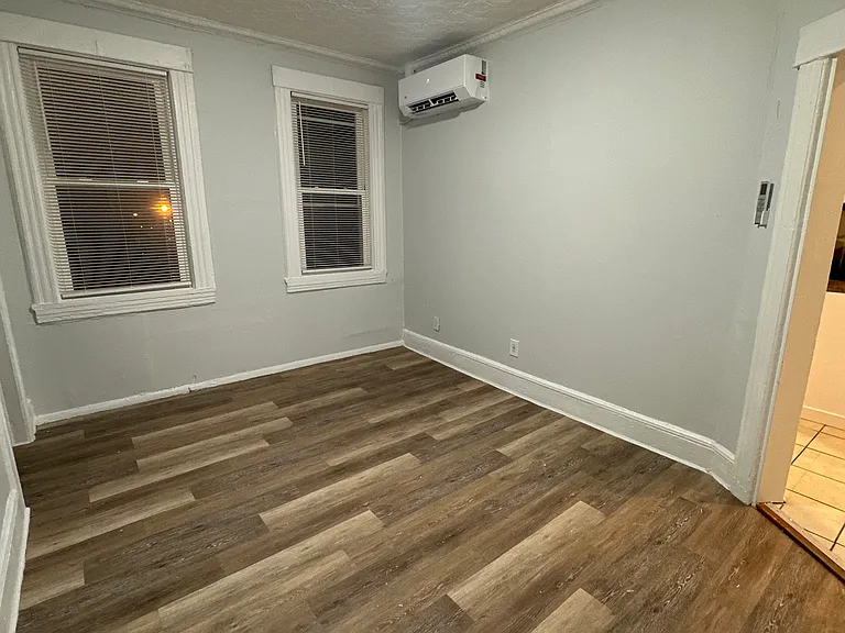 240 Paterson Ave #5 — Photo 8