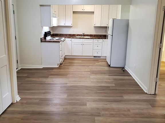 3rd image of 316 Westview Blvd