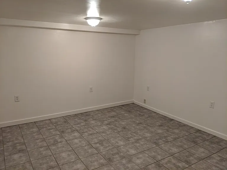 2443 S Dixie Dr — Photo 19