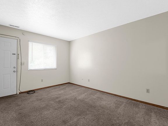 5th image of 92 W Norwich Ave #92