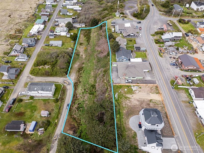 4th image of 4776 Beach Lane
