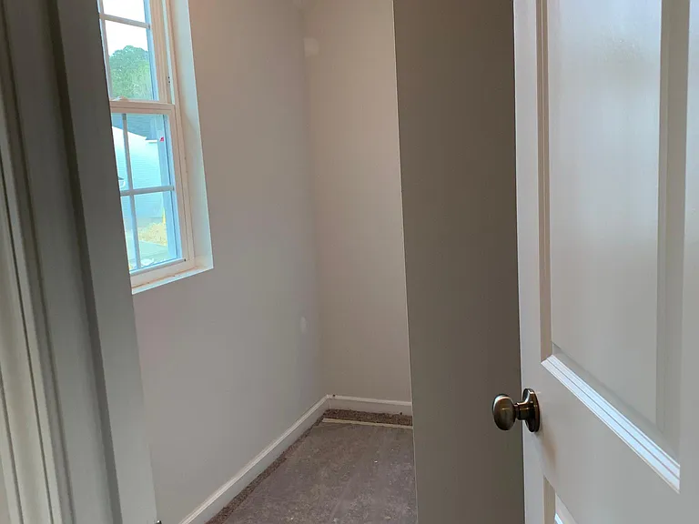 Walk-in-closet Bedroom #4