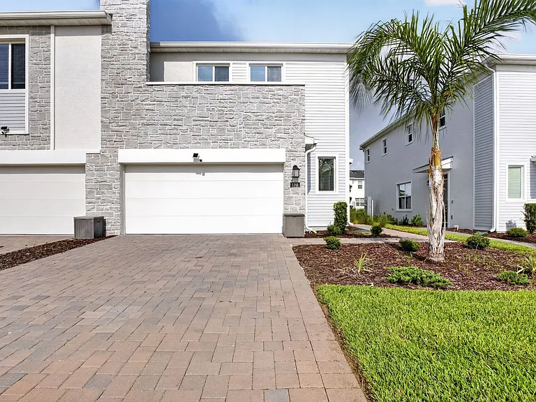 198 Nine Iron Dr — Photo 1